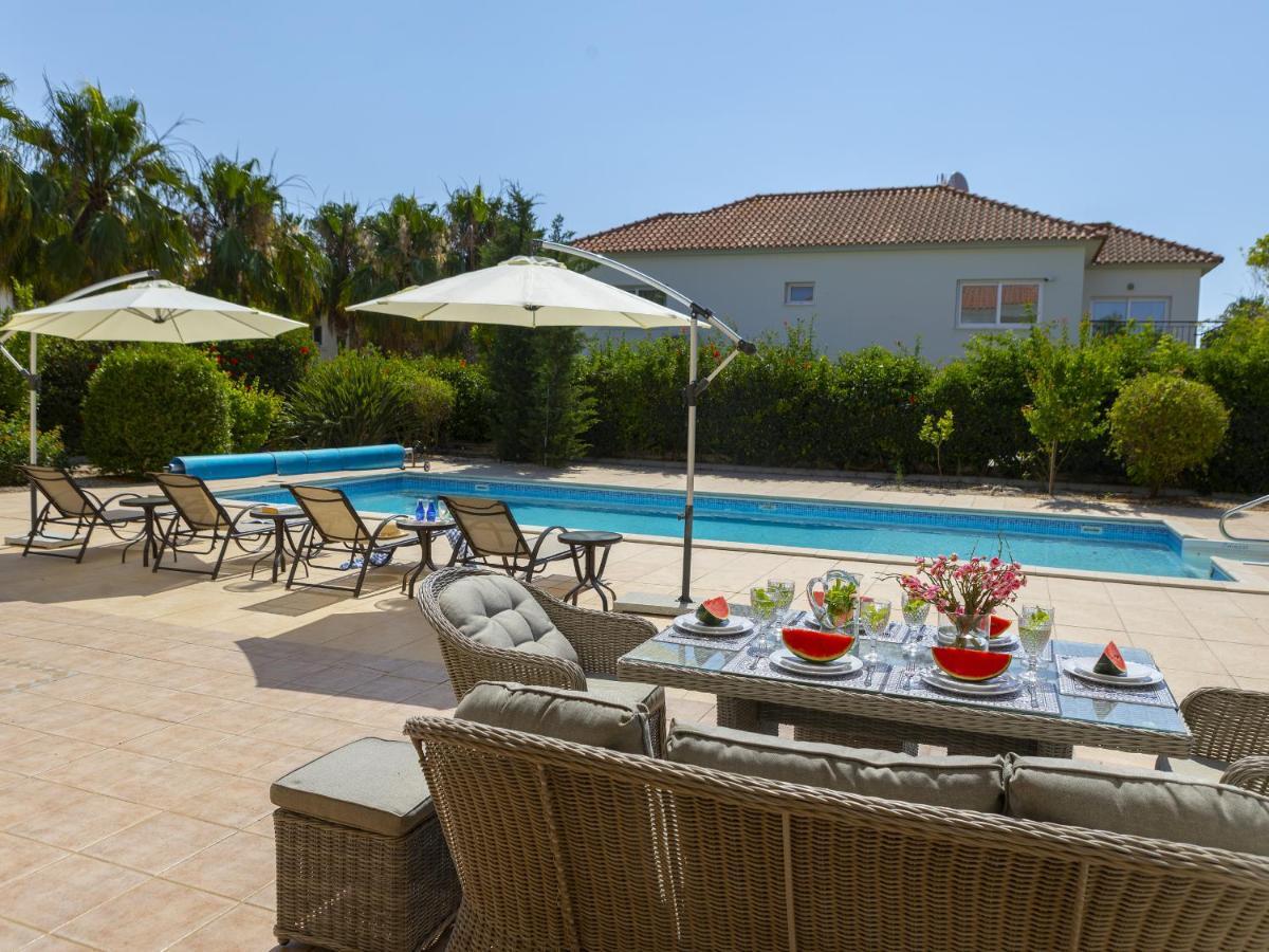 Вилла Meneou Seaside Mansion 7 Ларнака Экстерьер фото